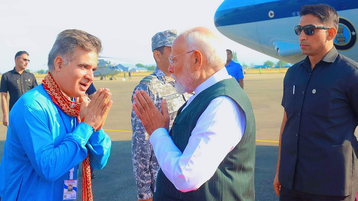 PM Modi and J&K BJP President Ravinder Raina | - PTI